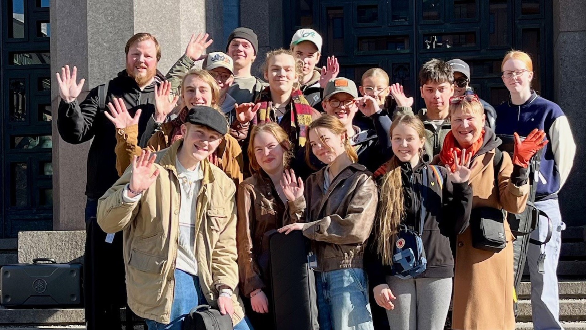 Länsungdomsstorbandet LUST uppställda utomhus